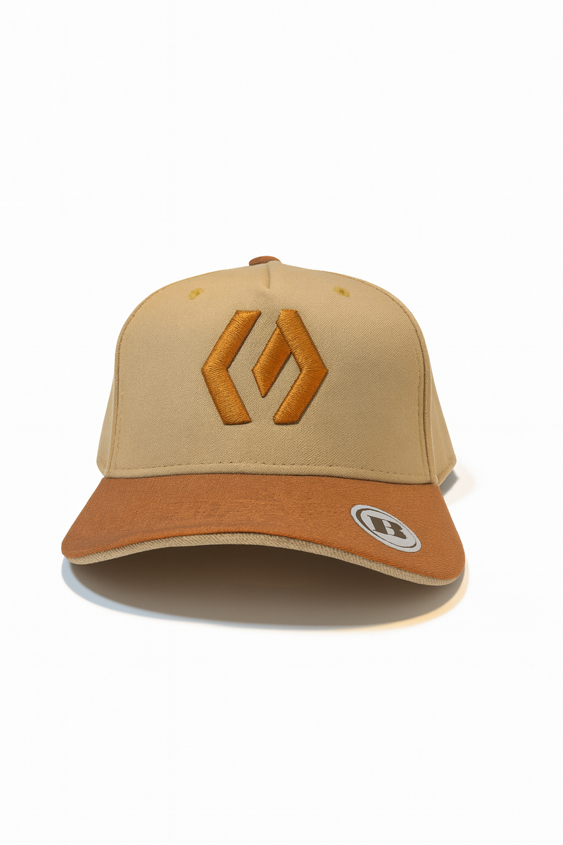 BONÉ MARROM COM TELINHA